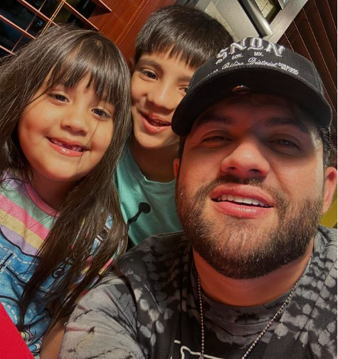 Luis R Conriquez's children